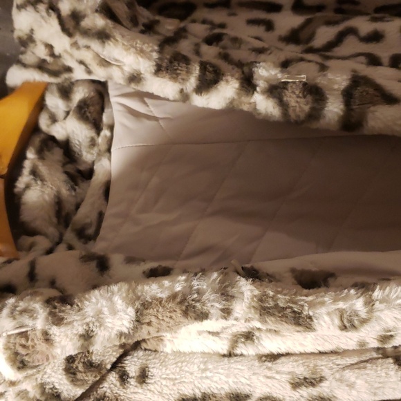 Dennis Basso Super Soft Reversible Faux Fur Water Resistant Jacket with hood 1X - Picture 6 of 10